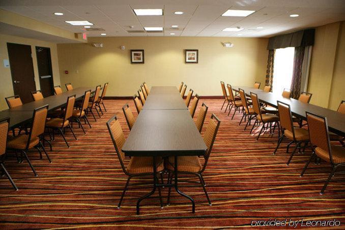 Holiday Inn Express Hotel & Suites Salina By Ihg Business photo
